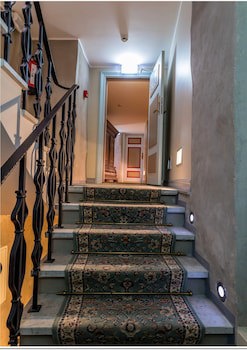 Cru Hotel