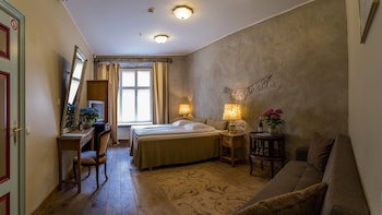 Cru Hotel