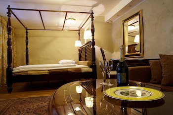 Cru Hotel