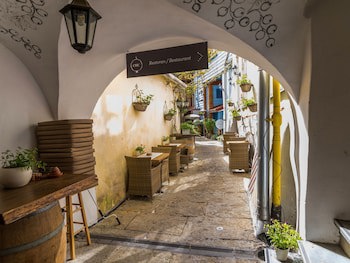 Cru Hotel