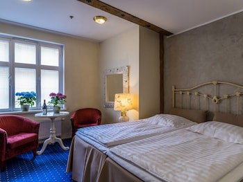 Cru Hotel