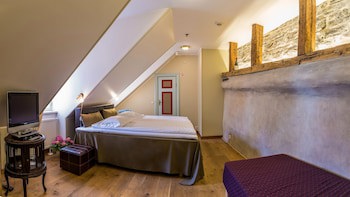 Cru Hotel