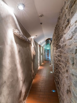 Cru Hotel