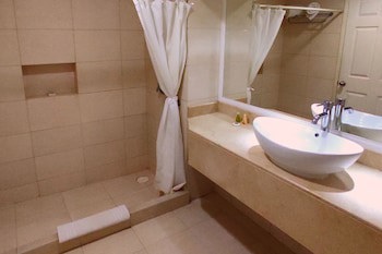 Hotel Real Del Bosque Golf And Spa