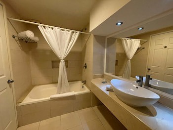 Hotel Real Del Bosque Golf And Spa