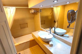Hotel Real Del Bosque Golf And Spa