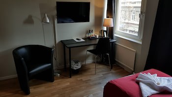 City Hotel