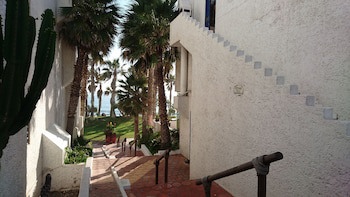 Las Rocas Resort And Spa