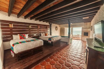 Las Rocas Resort And Spa