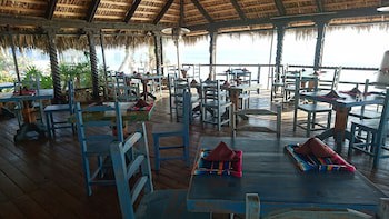 Las Rocas Resort And Spa