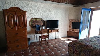 Las Rocas Resort And Spa