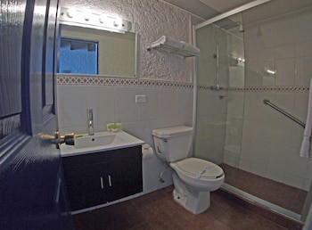 Las Rocas Resort And Spa