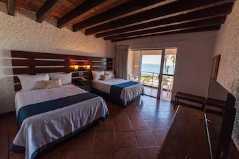 Las Rocas Resort And Spa