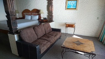 Las Rocas Resort And Spa