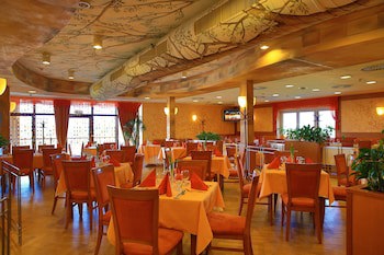 Primavera Hotel & Congress Centre