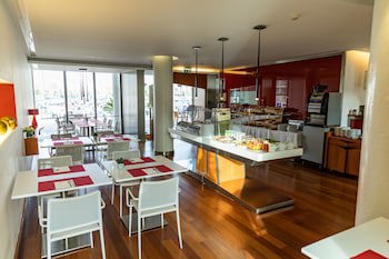 Marina Club Suite Hotel
