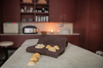 Marina Club Suite Hotel