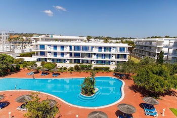 Marina Club Suite Hotel