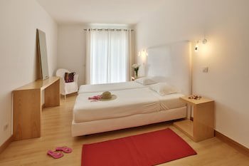 Marina Club Suite Hotel