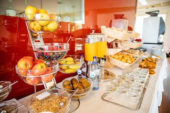 Marina Club Suite Hotel