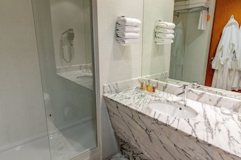 Marina Club Suite Hotel