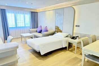 Centre Point Sukhumvit 10