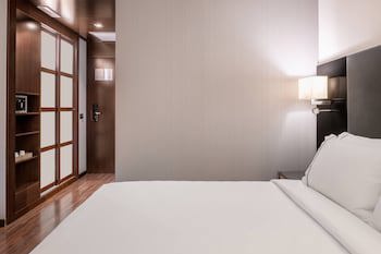 Ac Hotel Palacio Universal By Marriott