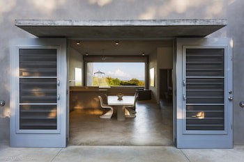 Hix Island House