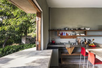 Hix Island House