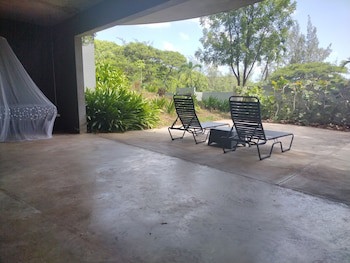 Hix Island House