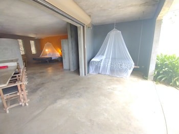 Hix Island House