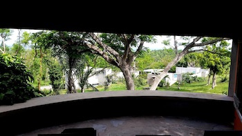 Hix Island House