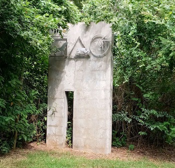 Hix Island House
