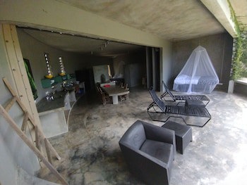 Hix Island House