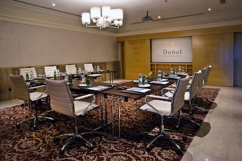 Danat Jebel Dhanna Resort