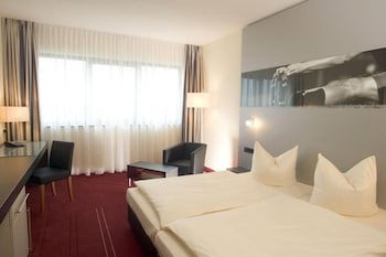 NOVINA HOTEL Herzogenaurach Herzo Base galeri fotoğrafı