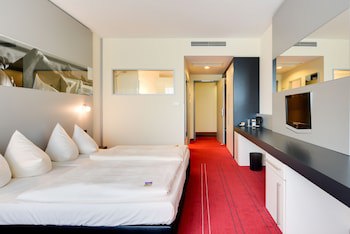 NOVINA HOTEL Herzogenaurach Herzo Base galeri fotoğrafı