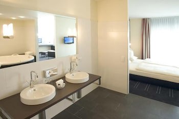 NOVINA HOTEL Herzogenaurach Herzo Base galeri fotoğrafı