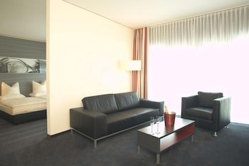 NOVINA HOTEL Herzogenaurach Herzo Base galeri fotoğrafı