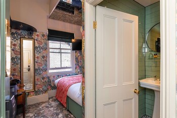 Clementine's Guest House