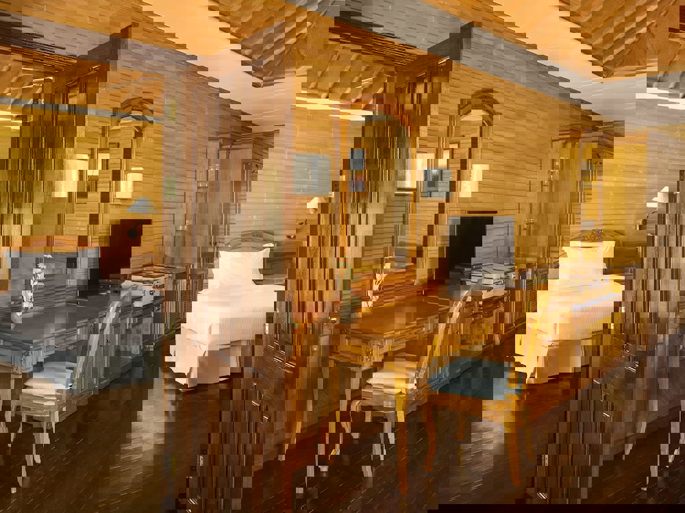 Royal Island Resort & Spa