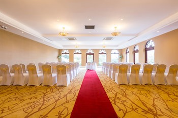 Gleddoch Golf & Spa Resort