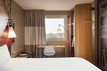 Ibis Reading Centre