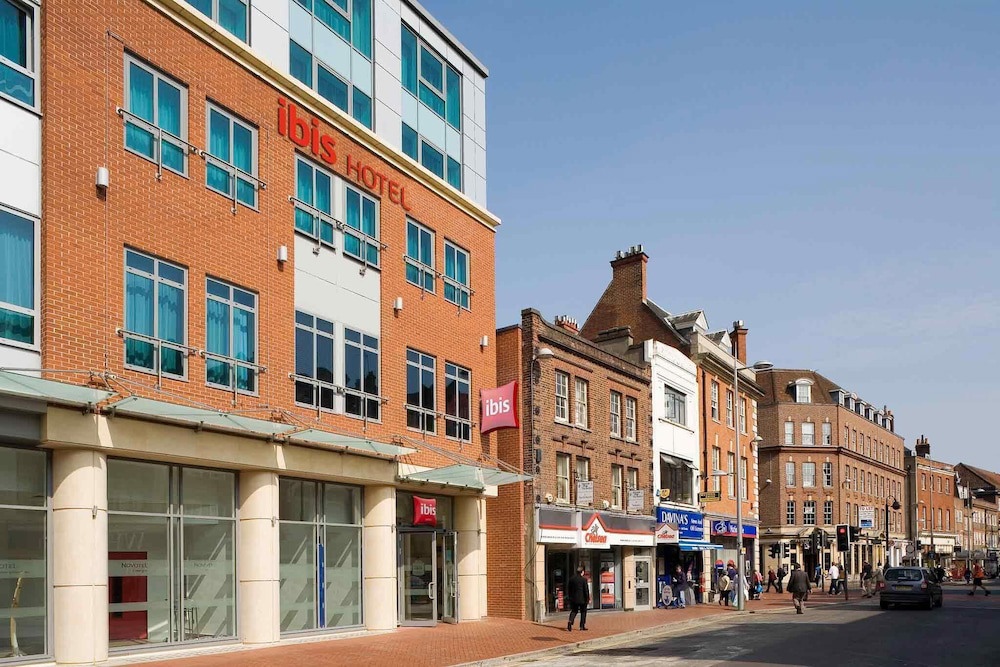 ibis Reading Centre