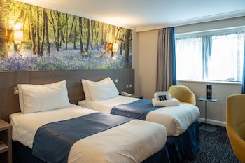 Burleigh Court Hotel