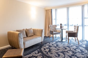 Burleigh Court Hotel
