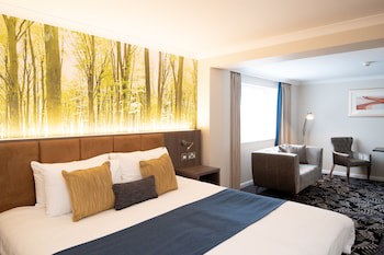 Burleigh Court Hotel