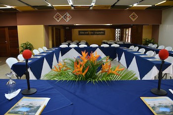 Hotel Club Du Lac Tanganyika