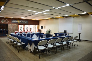 Hotel Club Du Lac Tanganyika