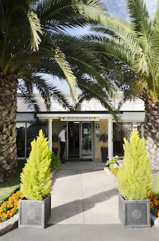 Beachcombers Hotel